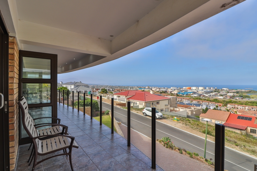4 Bedroom Property for Sale in Island View Western Cape